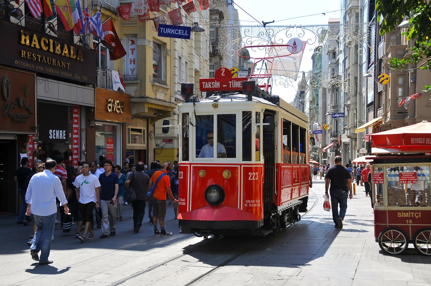 Experience Istanbul's vibrant and colorful city like a local with our daily city tour!